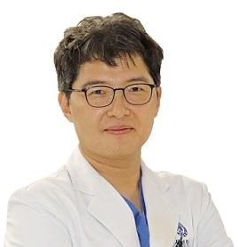 '희귀 및 구조심질환 교육 연구원' 홍그루 이사장